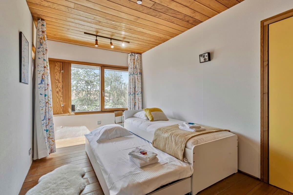 Eighties Modernist Design House With Garden Near The Vakantiehuis *