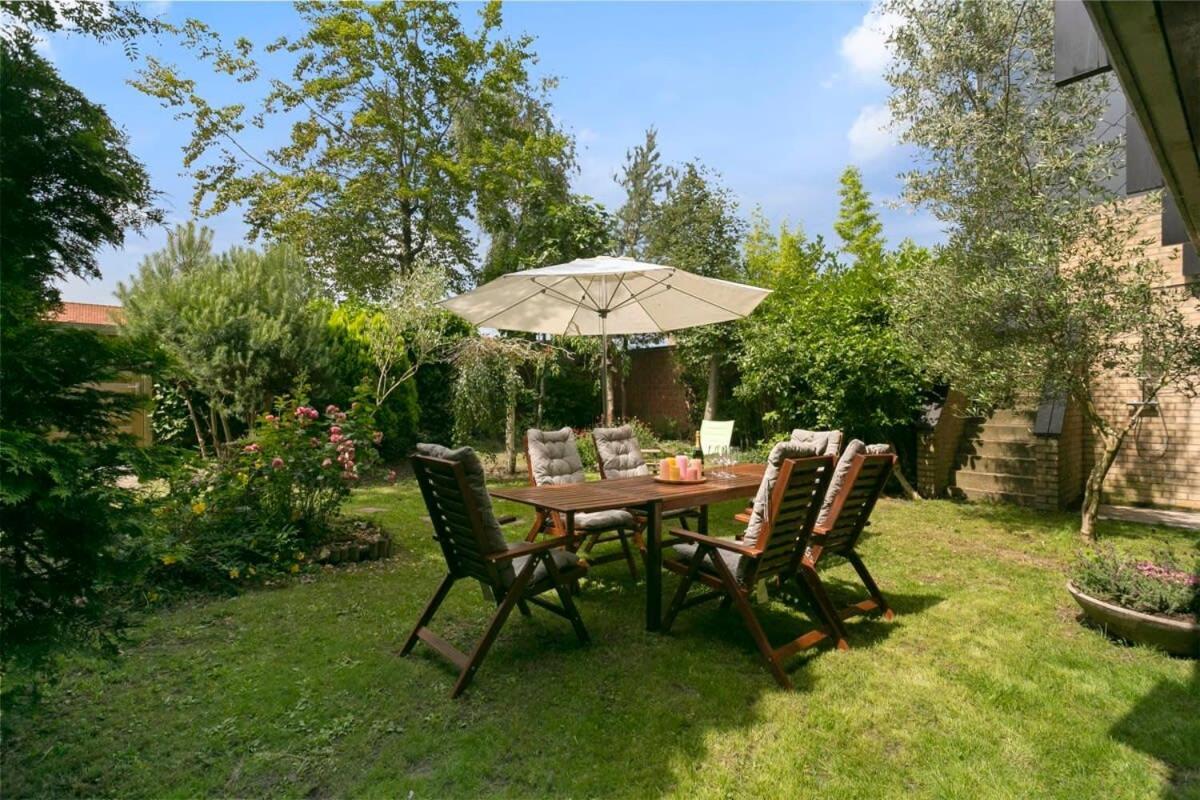 Eighties Modernist Design House With Garden Near The