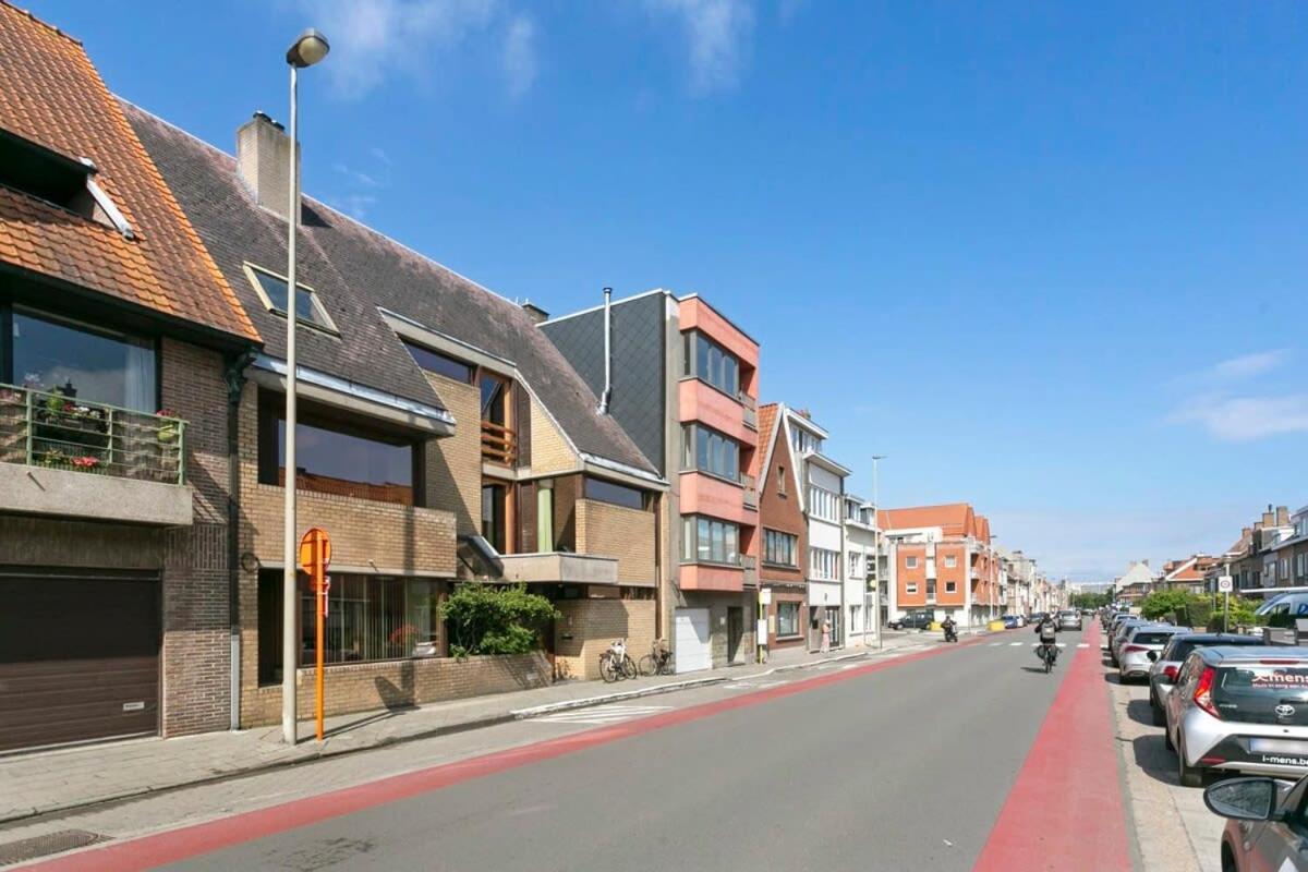 Eighties Modernist Design House With Garden Near The Vakantiehuis Oostende