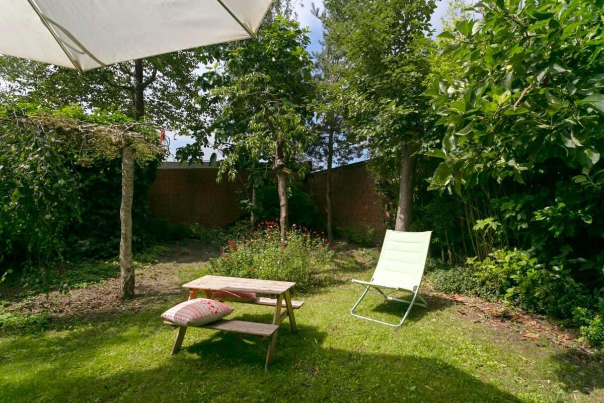 Eighties Modernist Design House With Garden Near The Vakantiehuis